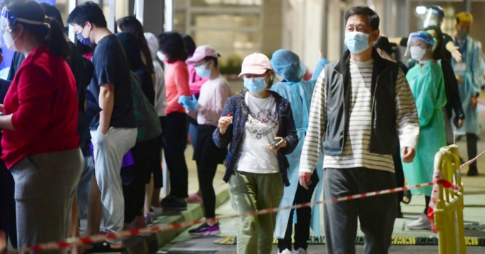 本港疫情嚴峻。資料圖片