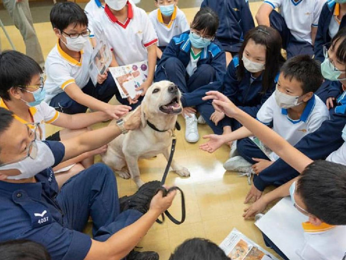 是次活动以「守护动物」为主题。香港警察fb图片