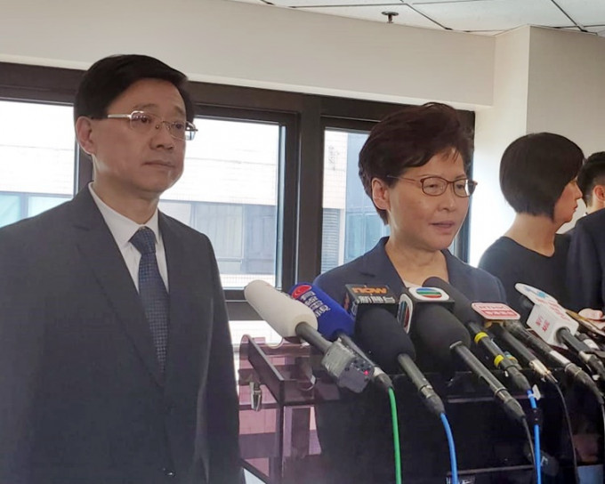 林郑月娥强调香港必须尊重法治，且会继续支持警队执法。