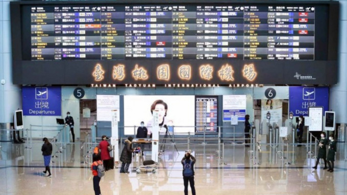 桃園機場由3月31日起向每位轉機過境旅客收取轉機費。中時