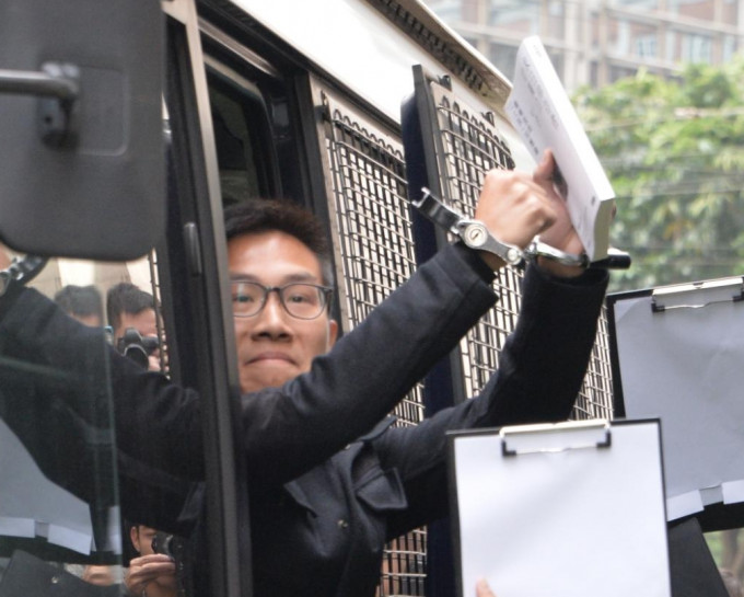 终院批黄浩铭等八人保释申请。