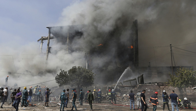 亚美尼亚首都一个批发市场烟花库发生爆炸，至少3死逾60伤。AP
