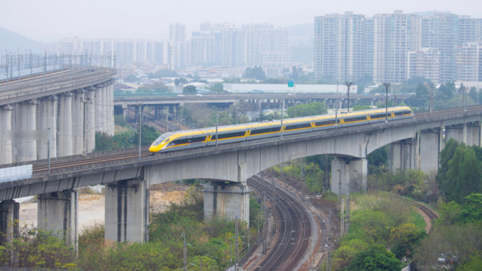 受台灣花蓮7.2級地震影響，廣州部份鐵路臨時封鎖。微博