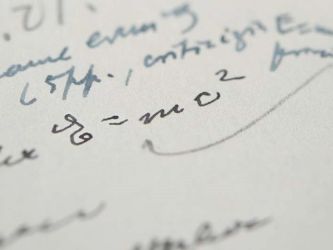 爱因斯坦手稿方程式拍卖。AP