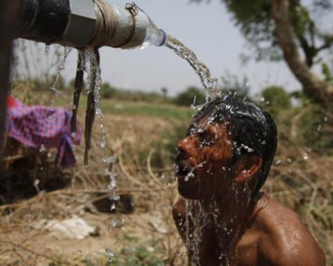 熱浪襲印度167人中暑死亡。AP
