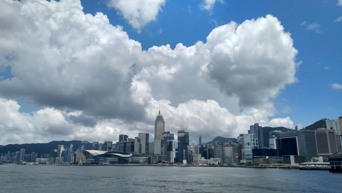 受访市民对香港「宜居」城市的平均评分为49.6分，是2017年有记录以来最低。资料图片