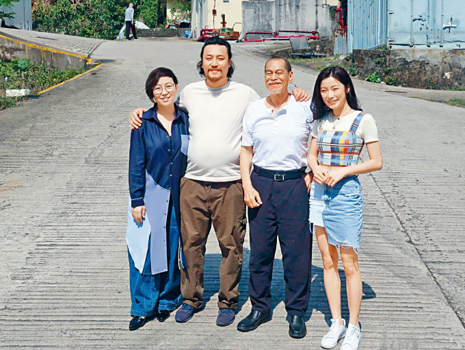 （左起）楊詩敏、張建聲、陳觀泰及楊柳青齊出席新劇拜神儀式。