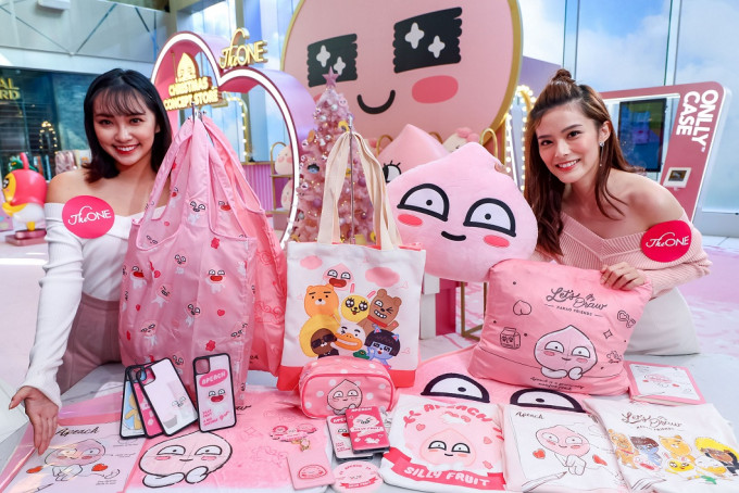 設於The ONE的KAKAO FRIENDS聖誕「桃」氣主題概念店，有60款最新設計精品，不少更是The ONE獨家首發。