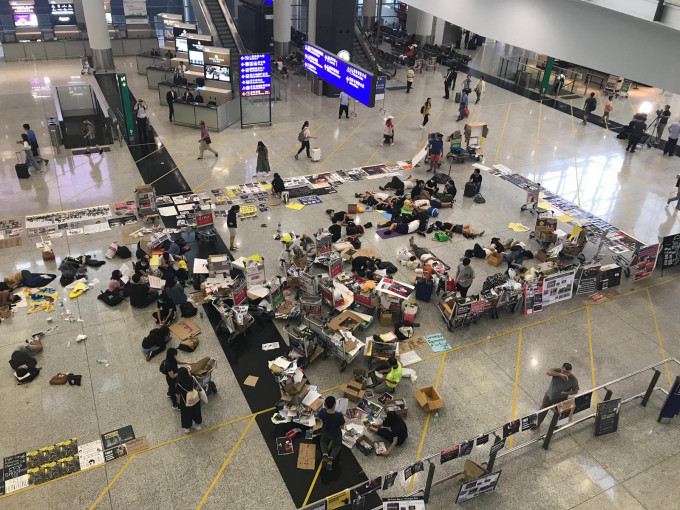 厂商会谴严示威者机场集会破坏香港的国际形象。 资料图片