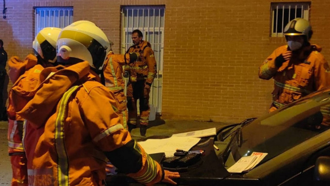 西班牙护老院大火，至少5死亡多人受伤。网图