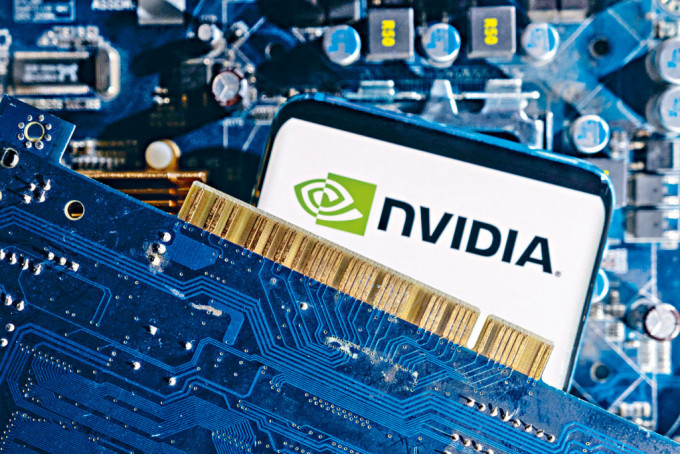 Nvidia推出運算力較A100低的A800處理器，以避免違反美國對華出口管制。