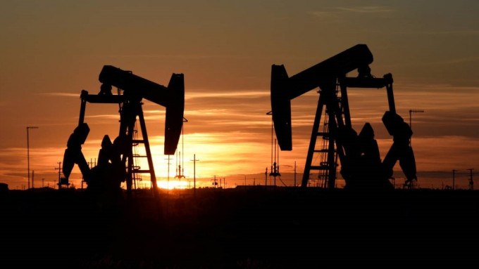 油期貨價格全星期跌約1.5%。AP