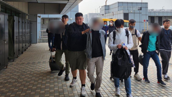 4外籍扒手幫多區作案 竊逾47萬元財物 機場逃港之際人贓並獲