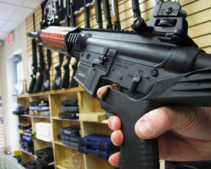 内华达州法律无限制买枪数量。AP