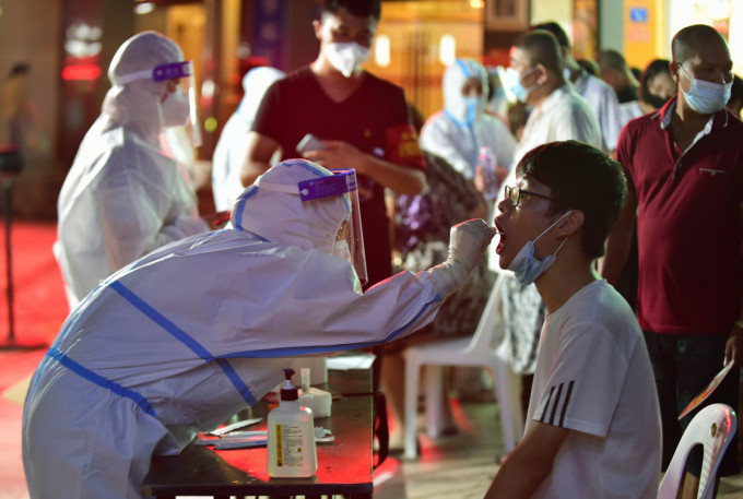 目前，福建福州、廈門、泉州等地已有醫務人員數百人馳援莆田。新華社圖片