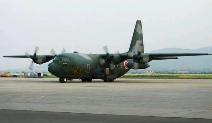 在巴基斯坦伊斯蘭馬巴德機場，原定執行阿富汗撤離任務的日本自衛隊C-130運輸機。AP圖片