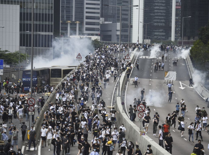 民阵于6月12日举行反修例游行，其后引发警民冲突。资料图片