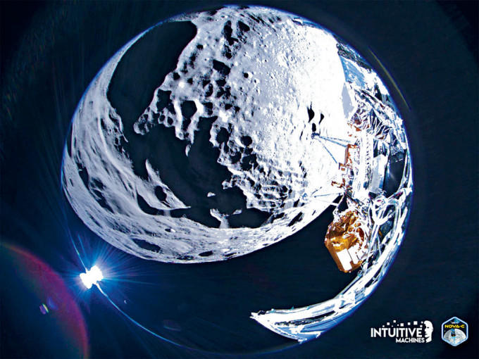 「奥德修斯号」在距离预定着陆点上方约200公里，拍摄月球上Schomberge陨石坑的影像。　