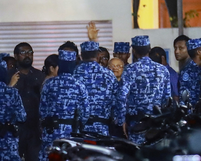 马尔代夫全国进入紧急状态。AP