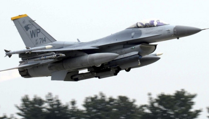 驻韩美军F16战机。 美联社