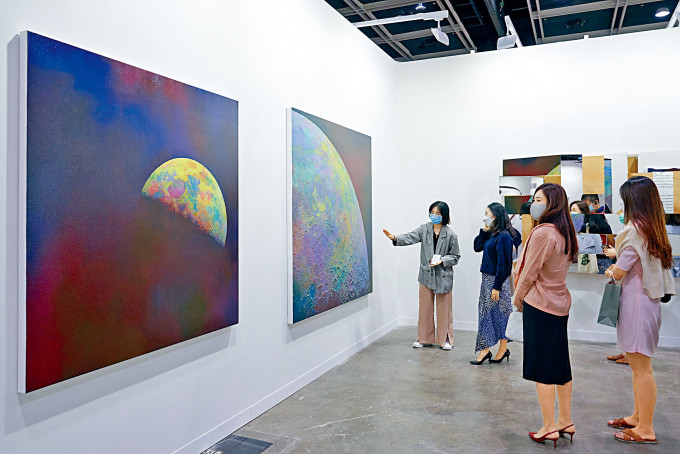 去年11月《巴塞尔艺术展香港展会》与《典亚艺博》共同协作《艺荟香港──由巴塞尔艺术展呈献》。