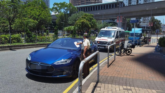 警方一连四天在马鞍山进行打击违例泊车行动。警方图片