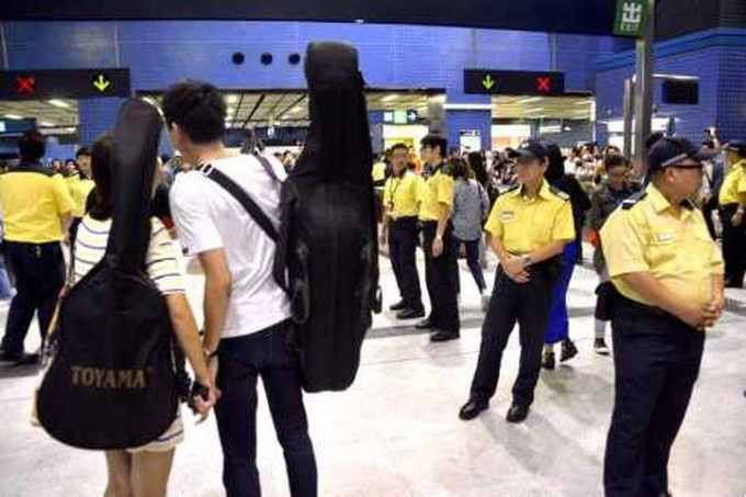 港铁乘客违规带超尺寸超重行李数字大跌。资料图片