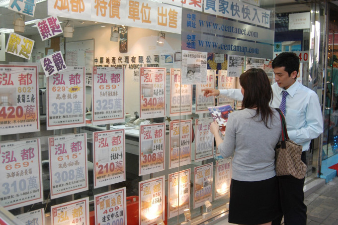 香港樓價比起2007年水平已經高出幾倍。資料圖片