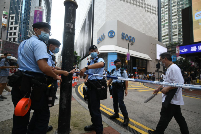 多名警員巡邏。