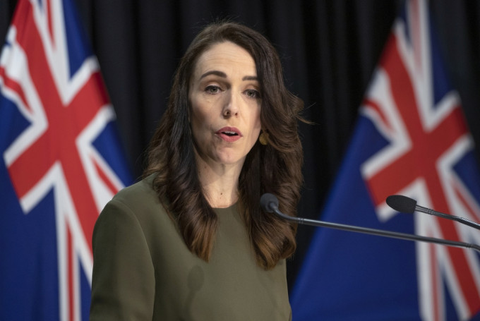 新西兰总理阿德恩因应疫情升温，决定推迟下月的大选。AP图