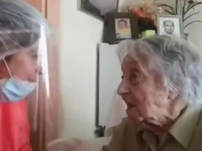 西班牙113岁人瑞战胜新冠病毒，她被认为是最长寿女性 。(网图)