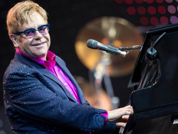 Elton John因健康问题，宣布不再开演唱会。