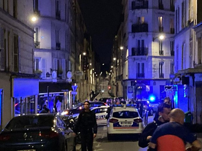 巴黎汽車撞向咖啡店事故，當局調查事故起因。網圖