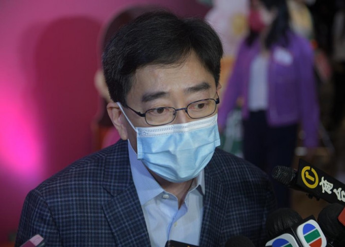 高永文指香港疫苗接種率與達到群體免疫仍有大段距離。