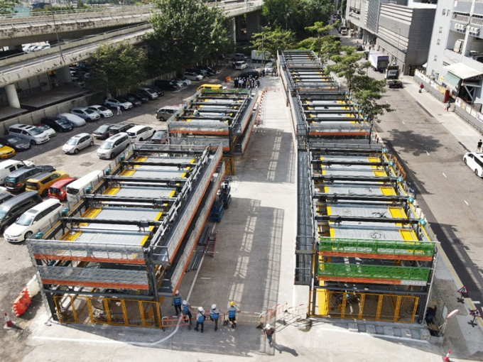 荃灣海盛路及海角街交界的政府短期租約停車場內的自動泊車系統，將於明日起投入服務。資料圖片