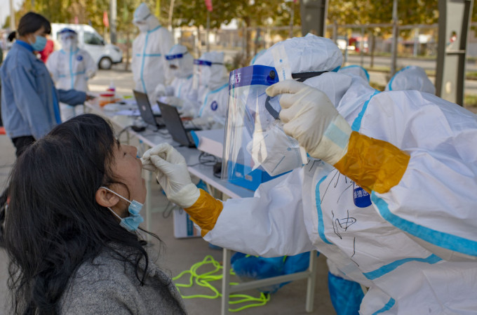 喀什地区逾474万人口已经完成核酸检测。新华社图片