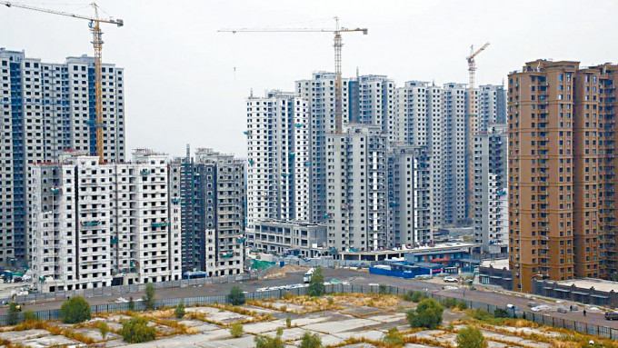 内传媒引述市场消息称，山东省菏泽市金融机构调降个人住房贷款首付比例。