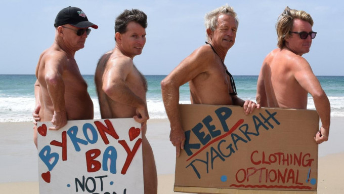天體支持者抗議當局欲禁止大眾裸體出沒這處海灘。