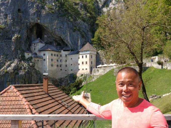 颜福伟到Ljubljana参观Predjama Castle。