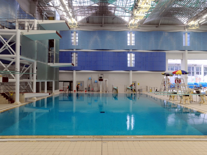 九龍公園游泳池關閉消毒。資料圖片