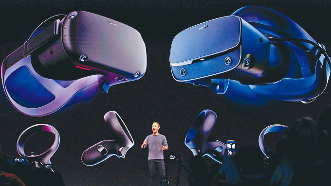 ■facebook行政總裁朱克伯格二○一九年在三藩市介紹Oculus虛擬實境頭戴裝置。