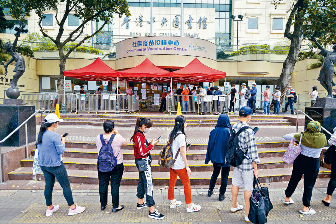 港府正与广东省商研疫苗接种记录对接方式，以便逐步恢复两地居民跨境往来。