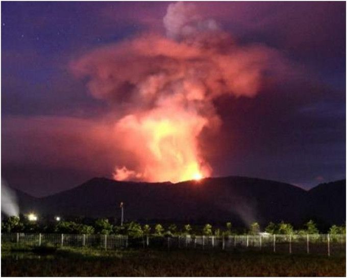 印尼索普坦火山10月时亦曾爆发。AP