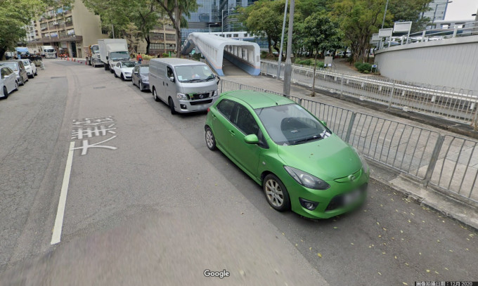 绿色私家车在2020年12月已经停泊。Google地图截图