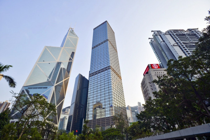 刘兆佳指香港作为一个国际金融中心，可以弥补内地的不足，抵消西方对中国所施加的制裁的影响。资料图片