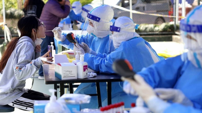 国家卫健委指没发生疫情地区，要常态化核酸检测。新华社资料图片