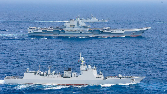 日媒指中国「辽宁号」为主的航空母舰战斗群目前正在进行模拟攻击日本南西群岛的演习。资料图片