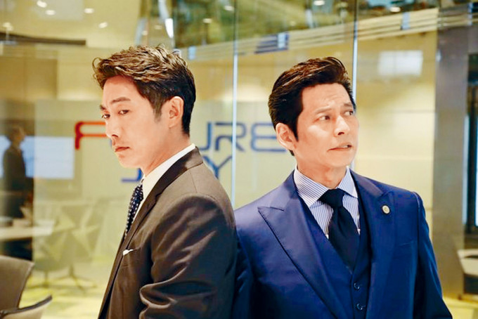 反町隆史（左）客串《金装律师2》，与老友织田裕二首次合作。