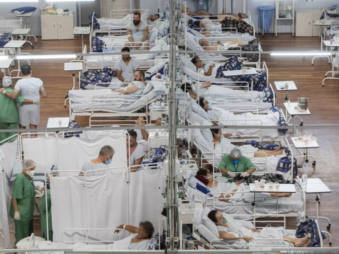 巴西第三度成为全球疫情日均死亡人数最多的国家。美联社资料图片