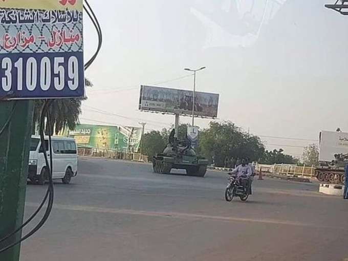 蘇丹首都喀土穆出現坦克。網圖